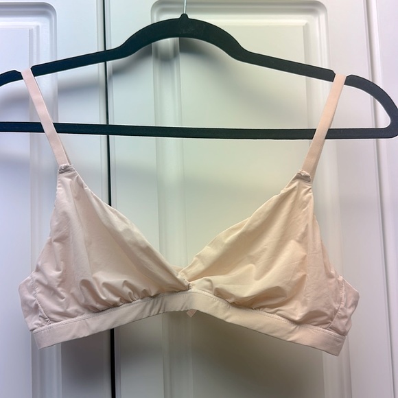 Rose + Vine Cream Bralette 🤍 - Picture 1 of 3